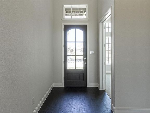 4th image of 3111 Renmuir Dr
