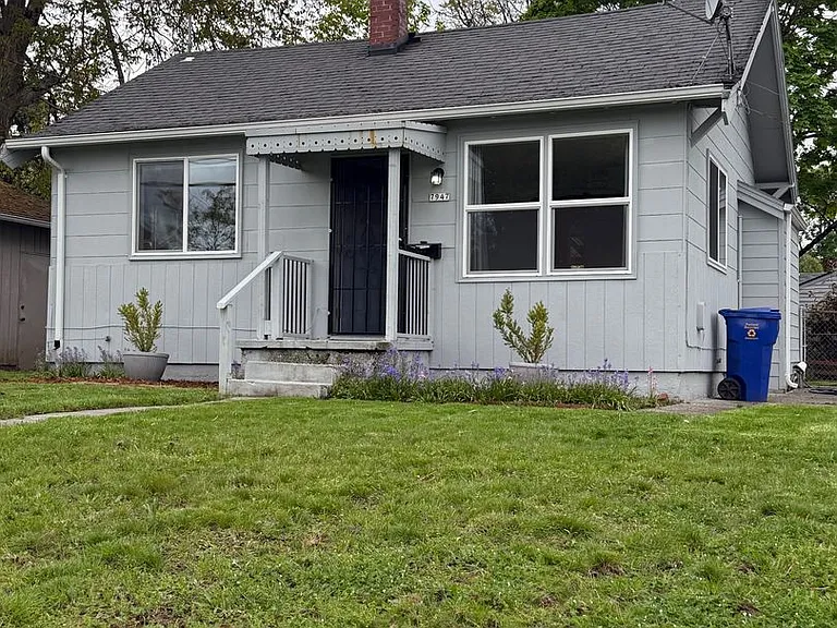 7947 N Wabash Ave — Photo 2