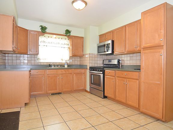 4th image of 9141 Massasoit Ave