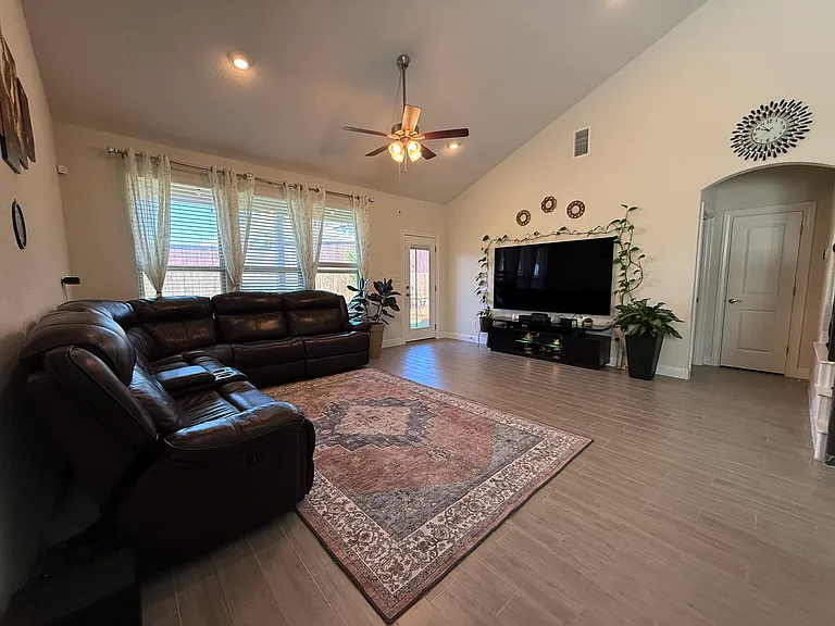 3109 Maysilee St — Photo 7