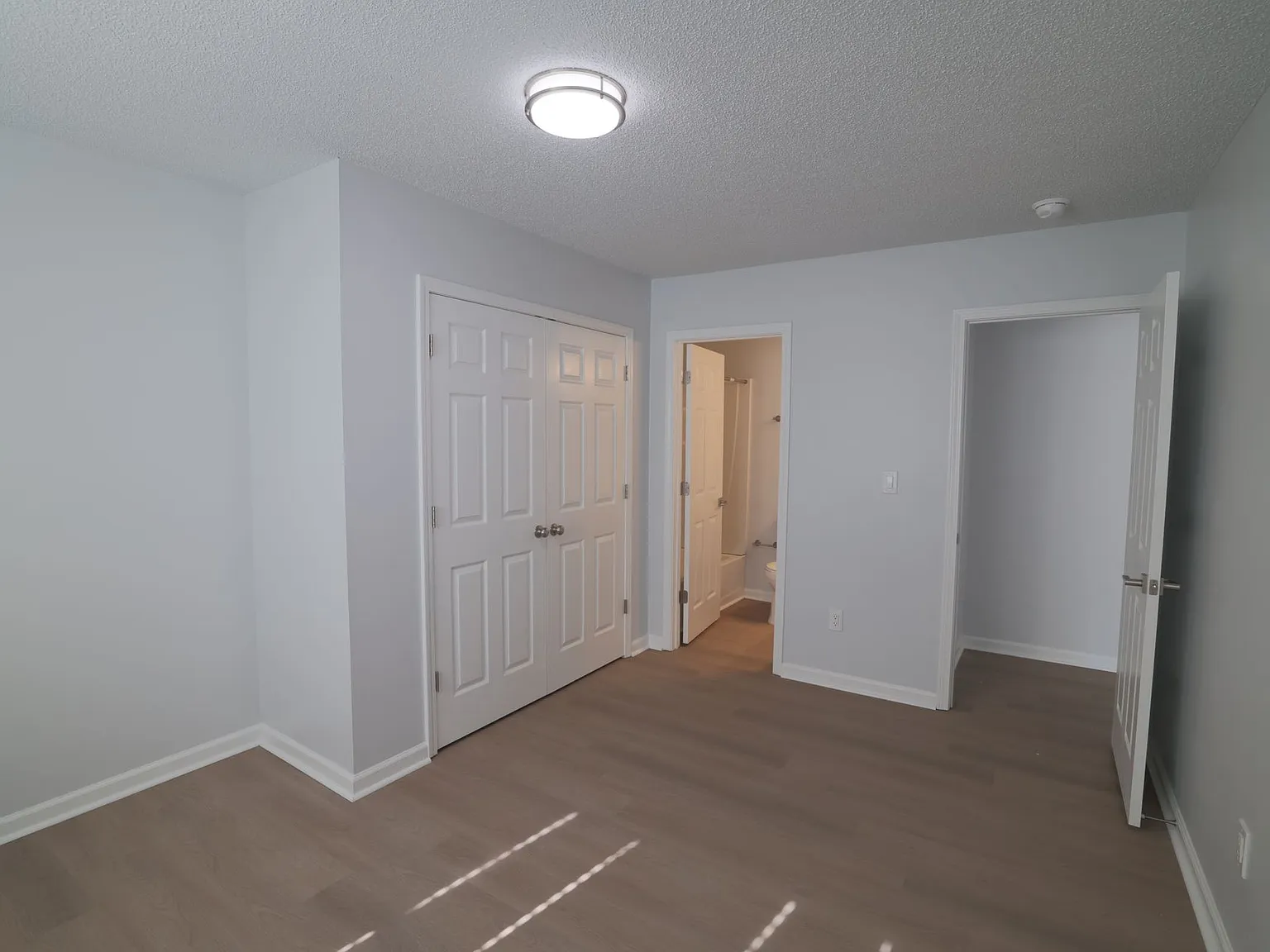 College Town Place — Photo 3