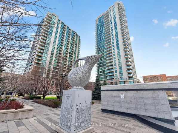 215 Sherway Gardens Rd #2010, Toronto, ON M9C 0A4