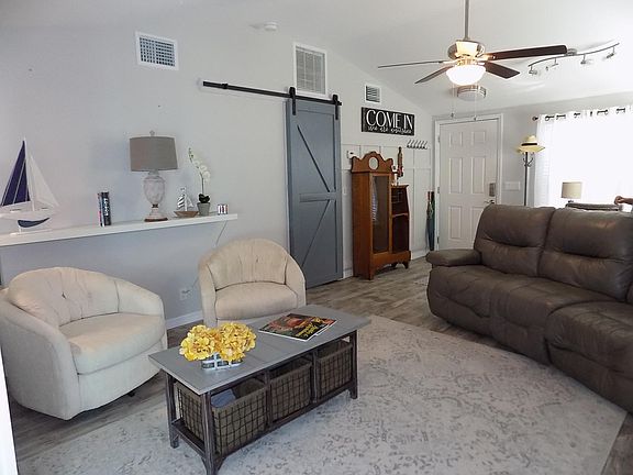 Spacious living room