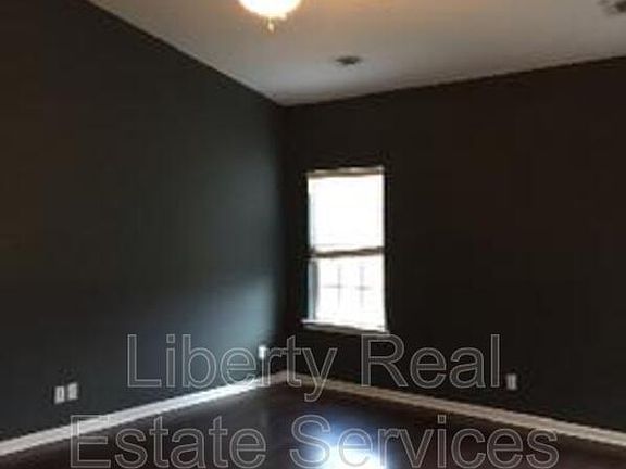 3rd image of 203 Cumberland Dr NE