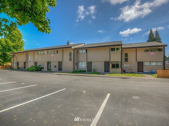 2nd image of 3115 Maryland St #104