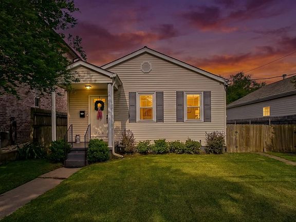 2nd image of 704 Metairie Lawn Dr