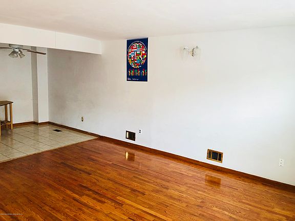 2nd image of 142 Skyline Dr
