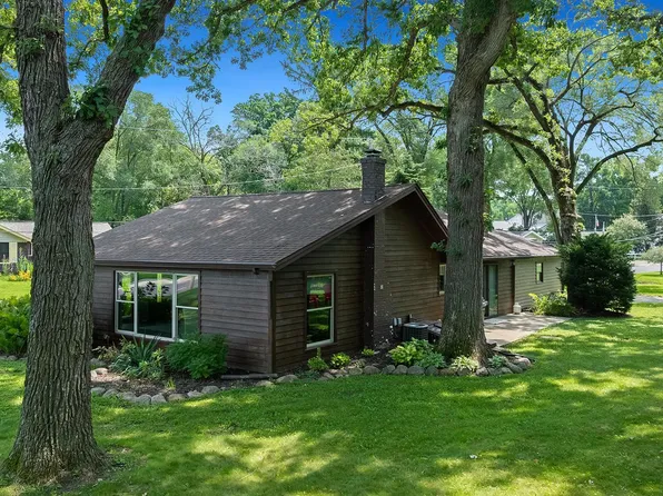 104 N Terrace Park Dr, Byron, IL 61010