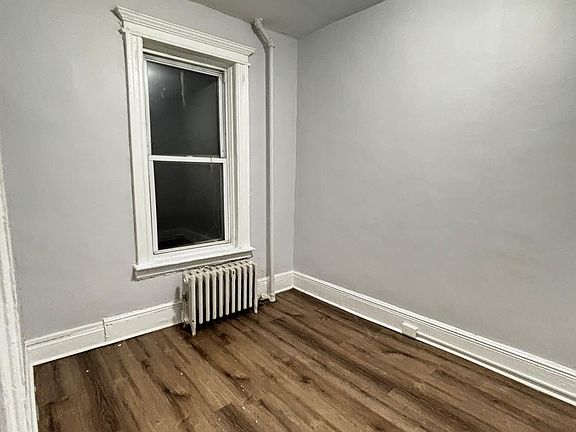 4th image of 90 Lake St #1R