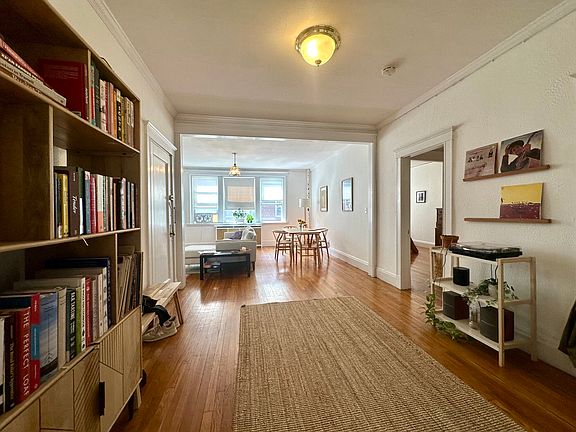 3rd image of 44 Longwood Ave APT 3