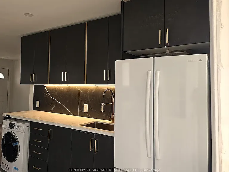 862 Armour Rd — Photo 6