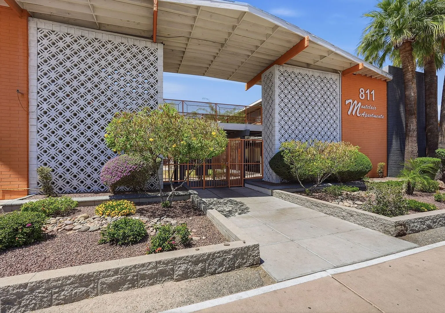 Alvernon811-835 — Photo 2