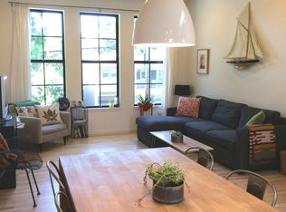 2417 SE Division St, Portland, OR 97202