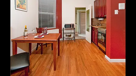 Rented by Lyn Singleton LREB