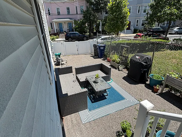 453 Windsor St #1 — Photo 17