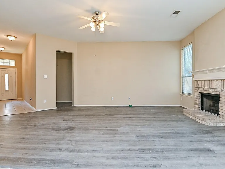 719 Levi Bnd — Photo 8