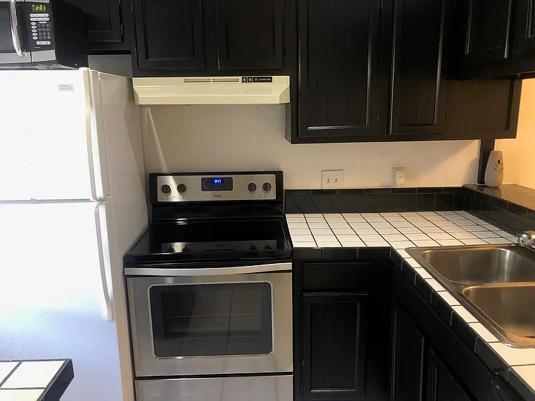 421 W San Antonio St #E1 — Photo 10