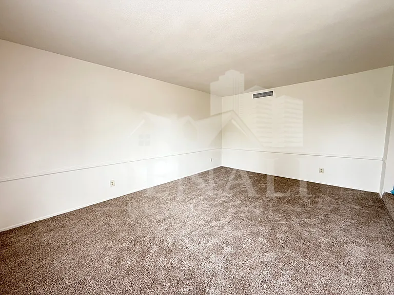 1016 W Nido Ave — Photo 4