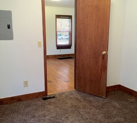 5th image of 511 Emmet St APT 2