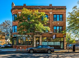 3135 W Montrose Ave, Chicago, IL 60618