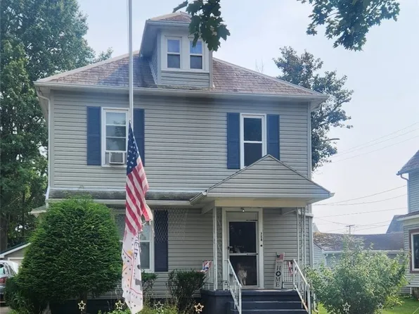 754 Ray Ave NW, New Philadelphia, OH 44663