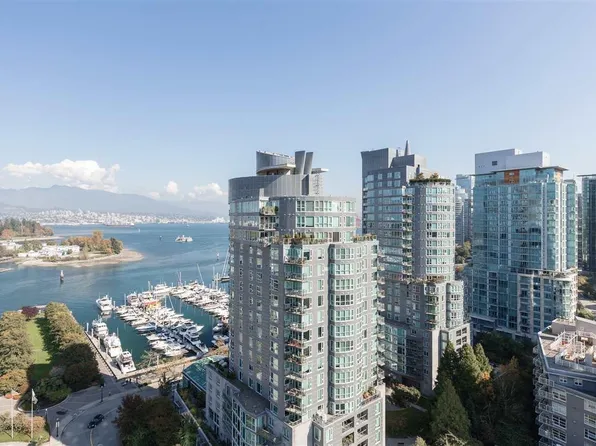1616 Bayshore Dr #1903, Vancouver, BC V6G 3L1