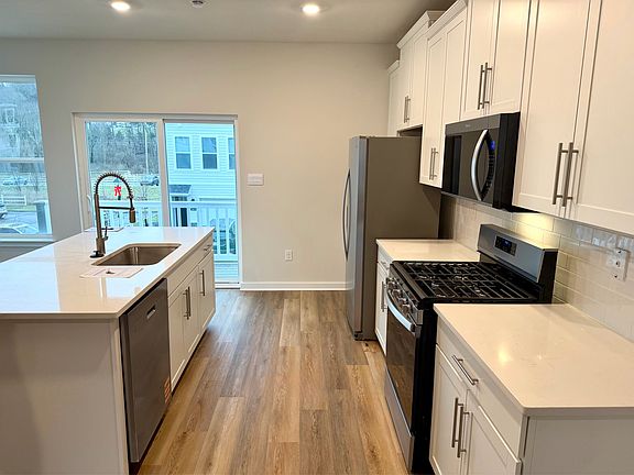 5th image of 531 Cooper St #1
