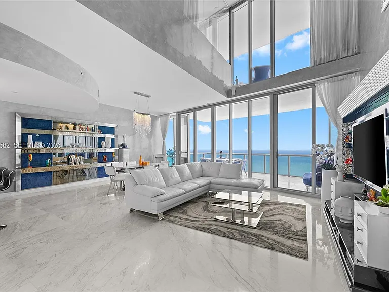 17121 Collins Ave #Penthouse 4406 — Photo 2