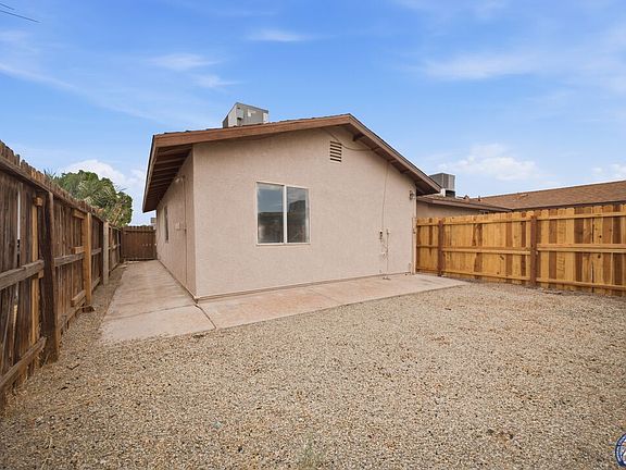 5th image of 1077 Wozencraft St #2