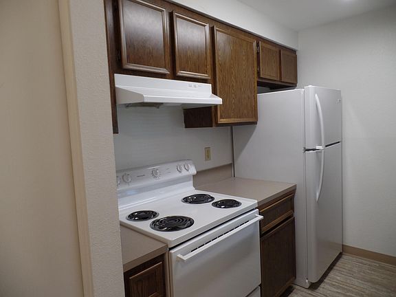 2nd image of 1401 W Sandalwood Dr