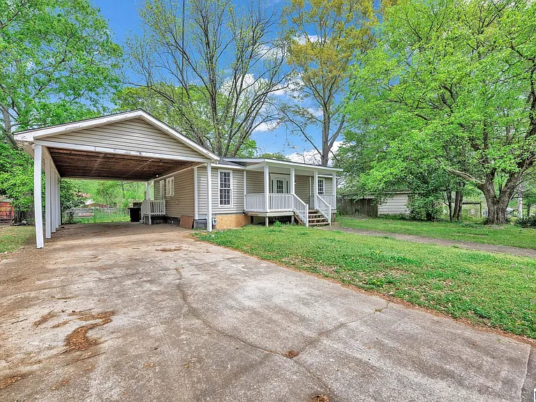 3027 Cora Ave — Photo 3