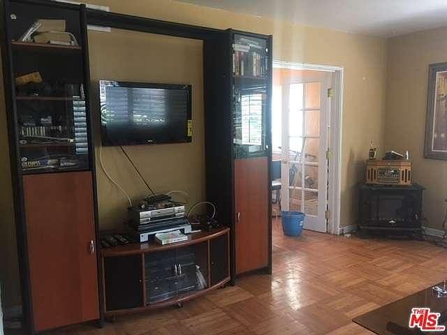 2nd image of 5131 Village Grn #17