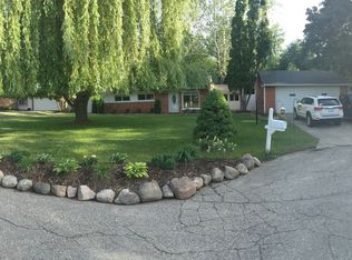 5800 Cambrook Ln, Waterford, MI