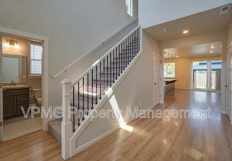6301 N 89th Ave — Photo 6