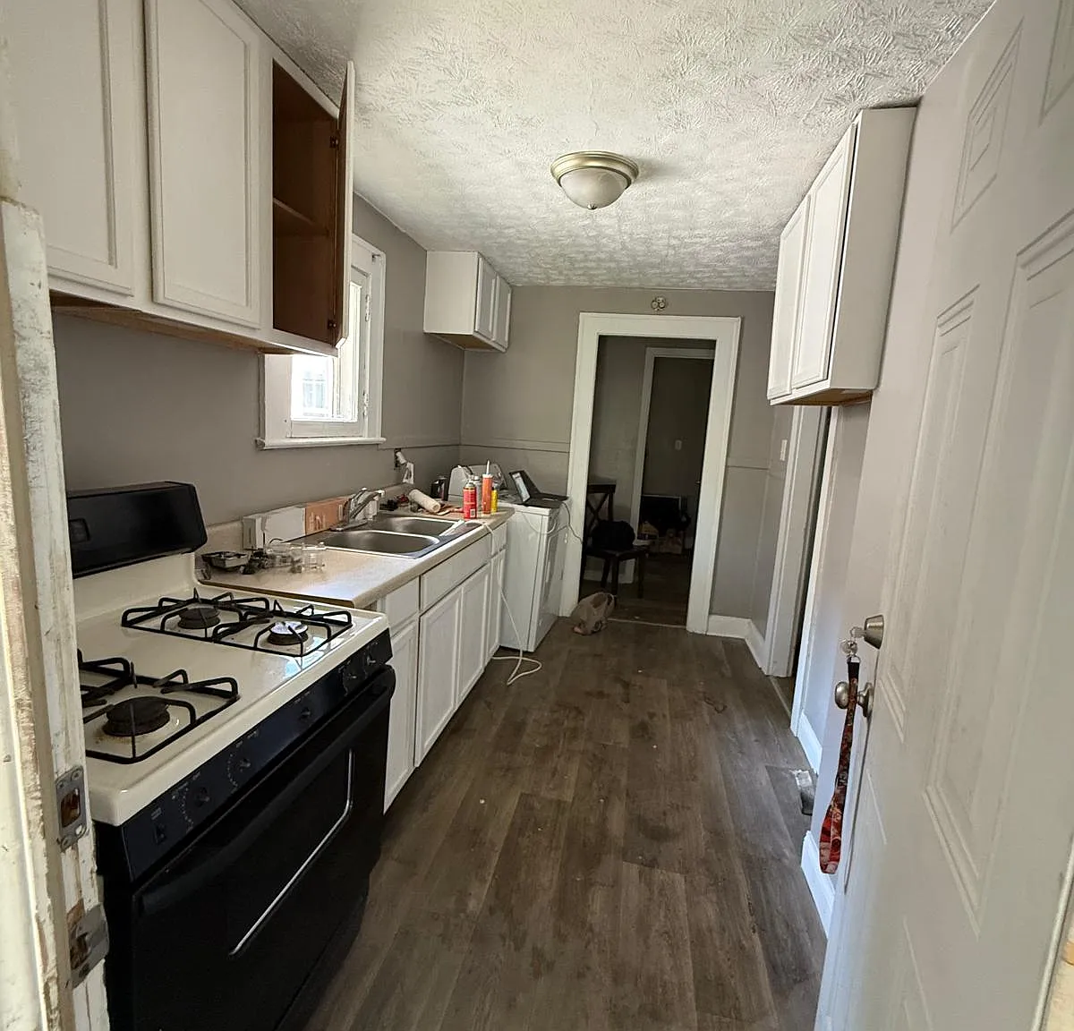 1 bed, 4443 sqft, $1,000 — Photo 2