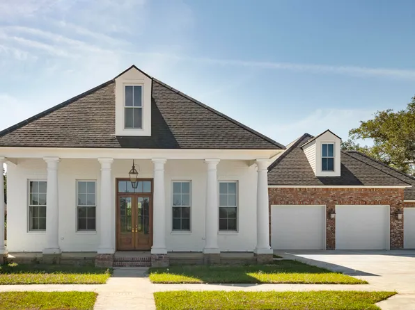 200 Castle Vine Way, Lafayette, LA 70508