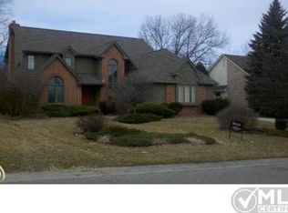 1628 Stauch Dr, West Bloomfield, MI 48324