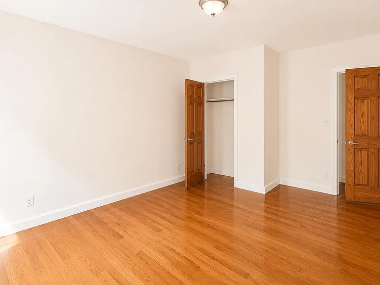 100 Arden St #2G — Photo 5