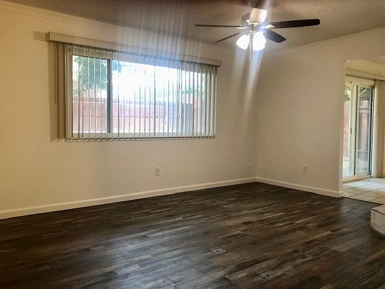 7521 Blackthorne Way — Photo 5