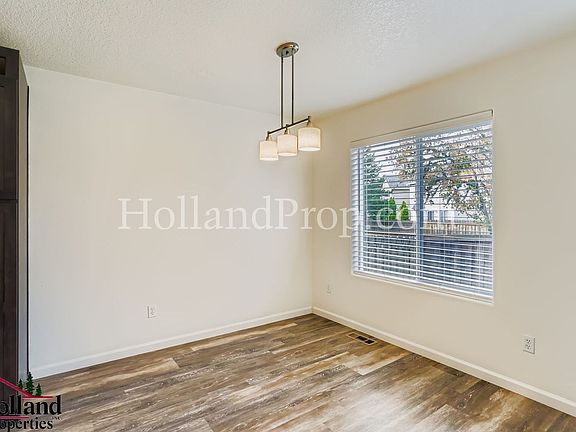 4th image of 5269 NE Schoeler Cir