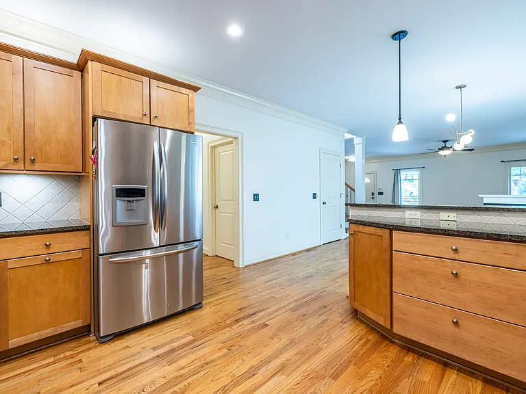 1040 Boulevard Dr NE — Photo 17