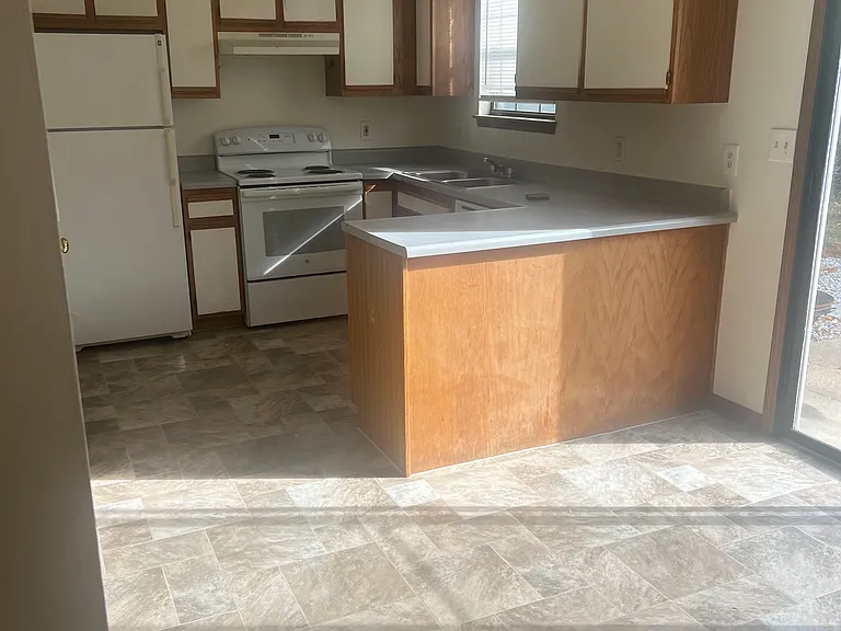 1512 Willow Cv — Photo 3