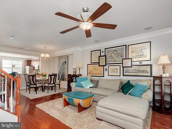 3rd image of 23112 Sunbury St