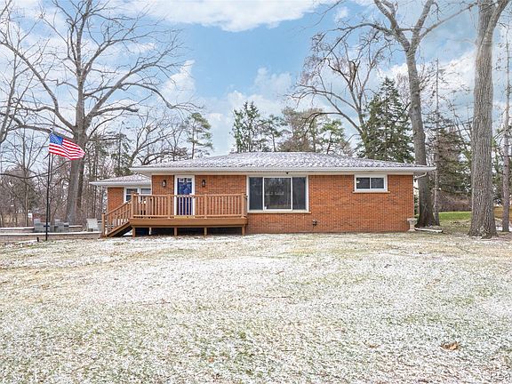 3rd image of 531 Oxbow Lake Rd