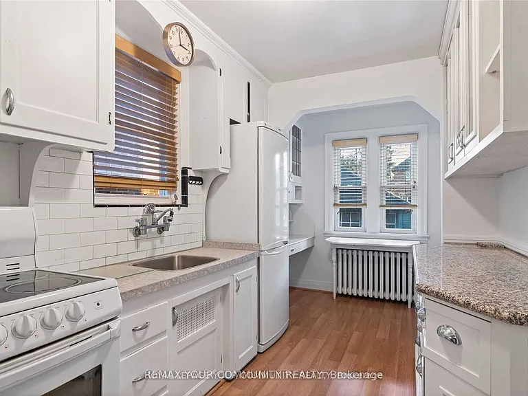 705 Hillsdale Ave E — Photo 13