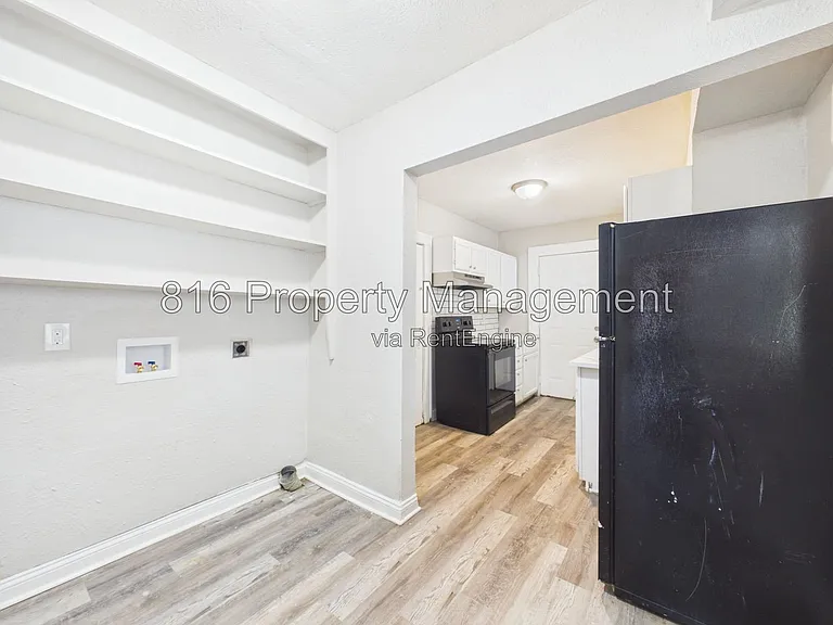 5127 Olive St — Photo 8