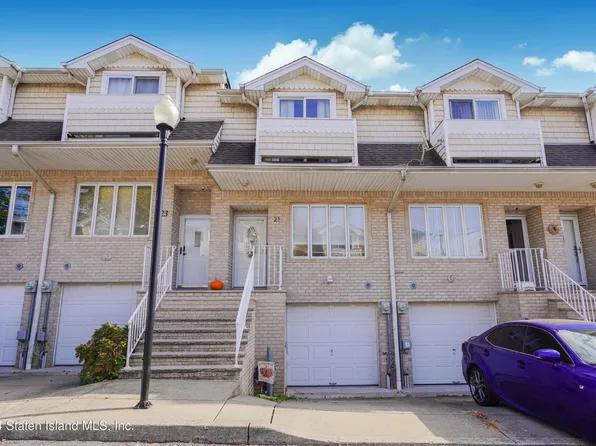 21 Navigator Ct, Staten Island, NY 10309