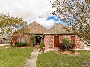 13747 Shady Hollow Dr, Denham Springs, LA 70726