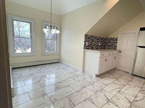 4th image of 52 Battle Ave #2