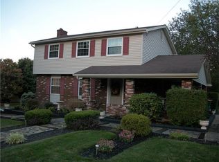 530 Dendron Dr, Coraopolis, PA 15108